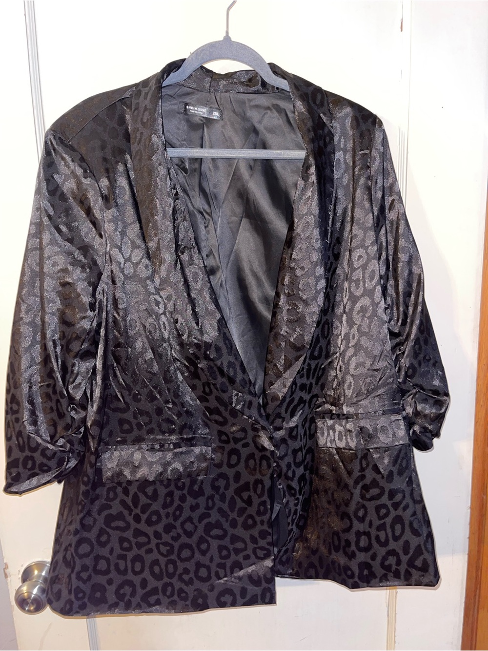Satin Leopard-Print Shawl Collar blazer - Black
